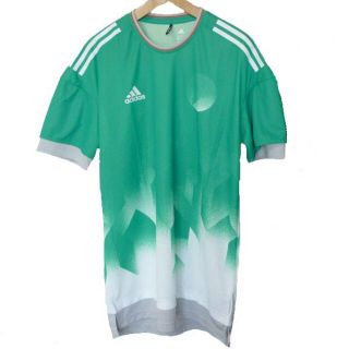 アディダス(adidas)の新品未使用◆(M)アディダス adidas コアグリーン デザイン総柄Tシャツ(Tシャツ/カットソー(半袖/袖なし))