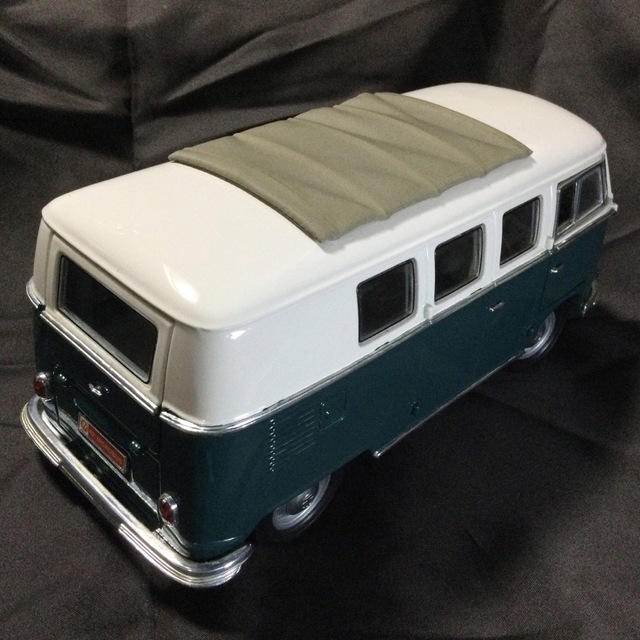 VOLKSWAGEN MICROBUS 1962 1/18 VW マイクロバス - ミニカー