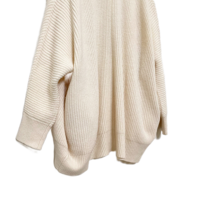 journal standard luxe ファインメリノアゼ Vネックカーデ 沸騰