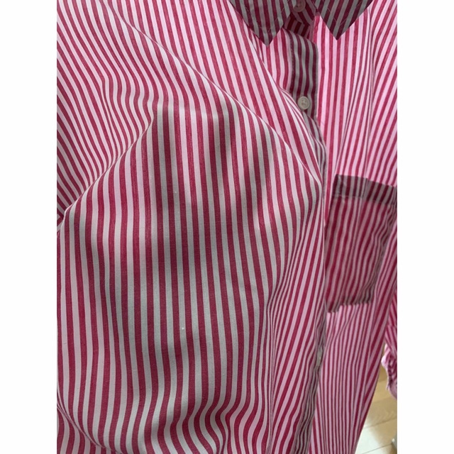 ストライプシャツ　オーバーサイズ　ピンク　レディース　シャツ レディースのトップス(シャツ/ブラウス(長袖/七分))の商品写真