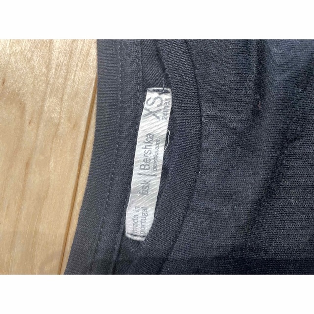 berska 半袖　Tシャツ　ショート丈　短丈　XS レディースのトップス(Tシャツ(半袖/袖なし))の商品写真