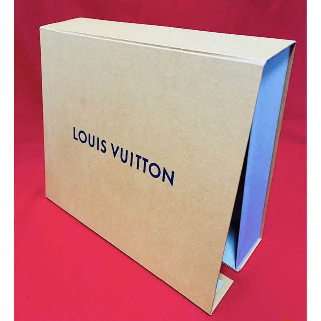 LOUIS VUITTON(ルイヴィトン)のLOUISVUITTON ルイヴィトン　空箱　大　インテリア.収納にどうぞ‼︎ インテリア/住まい/日用品のオフィス用品(ラッピング/包装)の商品写真
