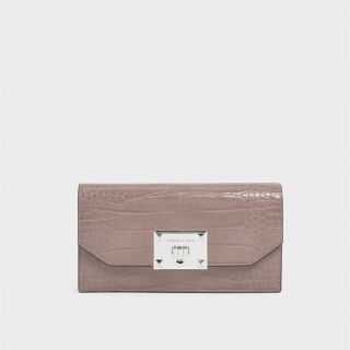 チャールズアンドキース(Charles and Keith)のCHARLES & KEITHクロックエフェクトプッシュロックフラップウォレット(財布)