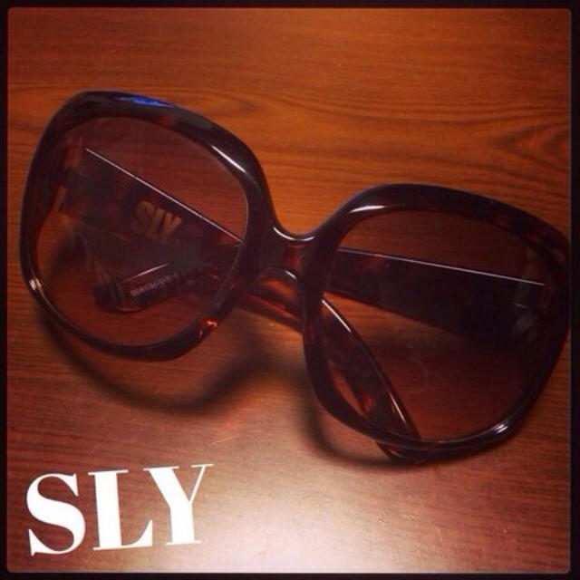 SLY(スライ)のSLY＊グラサン♡サングラス♡べっ甲 レディースのファッション小物(サングラス/メガネ)の商品写真