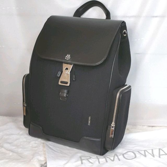 在庫限り】 RIMOWA ブラック ラージ フラップバックパック STILL NEVER