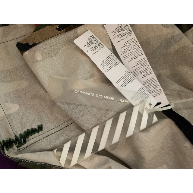 OFF-WHITE(オフホワイト)のoff-white 迷彩　ミリタリージャケット　カモフラジャケット メンズのジャケット/アウター(ミリタリージャケット)の商品写真