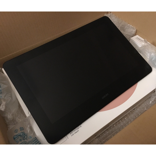 Wacom(ワコム)のWacom Cintiq Pro 16 DTH167K0D スマホ/家電/カメラのPC/タブレット(PC周辺機器)の商品写真