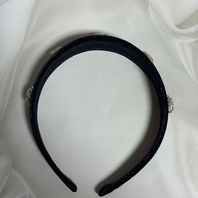 さりげない高級感を演出【CHANEL】カチューシャ No.150 カチューシャ 高級感 シンプル ブラック 宝石 韓国風