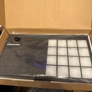 MASCHINE MIKRO MK3(MIDIコントローラー)