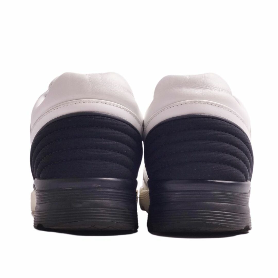CHANEL(シャネル)のシャネル CHANEL スニーカー ローカット カーフレザー シューズ 靴 レディース イタリア製 37(24cm相当) ホワイト/ブラック レディースの靴/シューズ(スニーカー)の商品写真