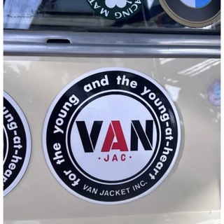 ヴァンヂャケット(VAN Jacket)の人気の丸VANマグネット磁石タイプ15cmくらい。大き目です。展示品(その他)