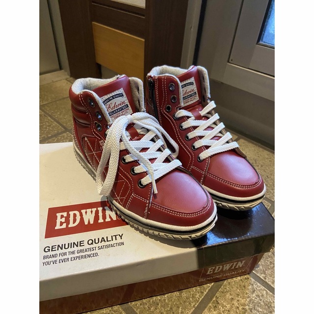 EDWIN(エドウィン)のEDWIN☆22.0☆未使用☆赤☆ハイカット キッズ/ベビー/マタニティのキッズ靴/シューズ(15cm~)(スニーカー)の商品写真