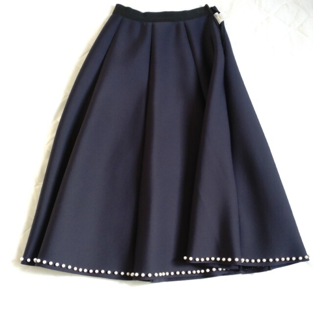 fifth(フィフス)のfifth　裾パールフレアスカート レディースのスカート(ひざ丈スカート)の商品写真