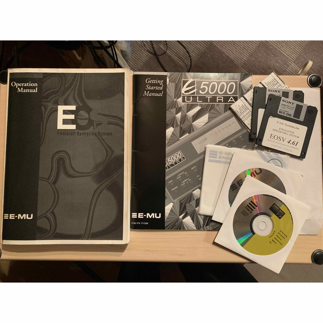 E-MU E5000 Ultra CD20枚組 SCSIドライブ ラックケース  楽器のDTM/DAW(音源モジュール)の商品写真