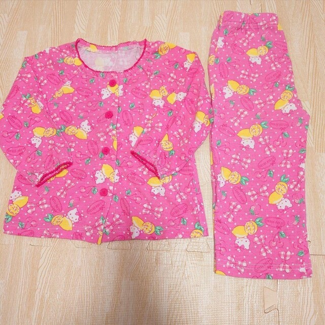 サンリオ(サンリオ)のハローキティ♡薄手長袖パジャマ♡80 キッズ/ベビー/マタニティのベビー服(~85cm)(パジャマ)の商品写真