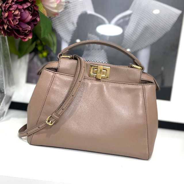 美品 FENDI フェンディ ミニピーカブー 2wayバッグ グレージュ ...