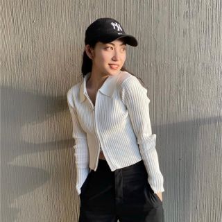 マウジー(moussy)の【新品】　moussy ZIP UP ニットトップス　ホワイト(ニット/セーター)