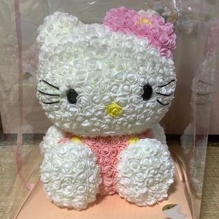 キティちゃん　樹脂でできたお花のインテリア置物　大きめ(キャラクターグッズ)