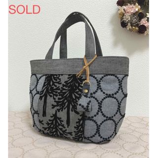 ミナペルホネン(mina perhonen)のハンドメイド　ミナペルホネン　楕円底のぽってりトート⑅︎◡̈︎*sale(バッグ)