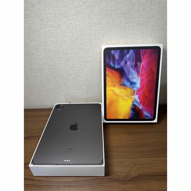柔らかな質感の iPad Pro 11インチ 第2世代 Wi-Fi+Cellular 128gb