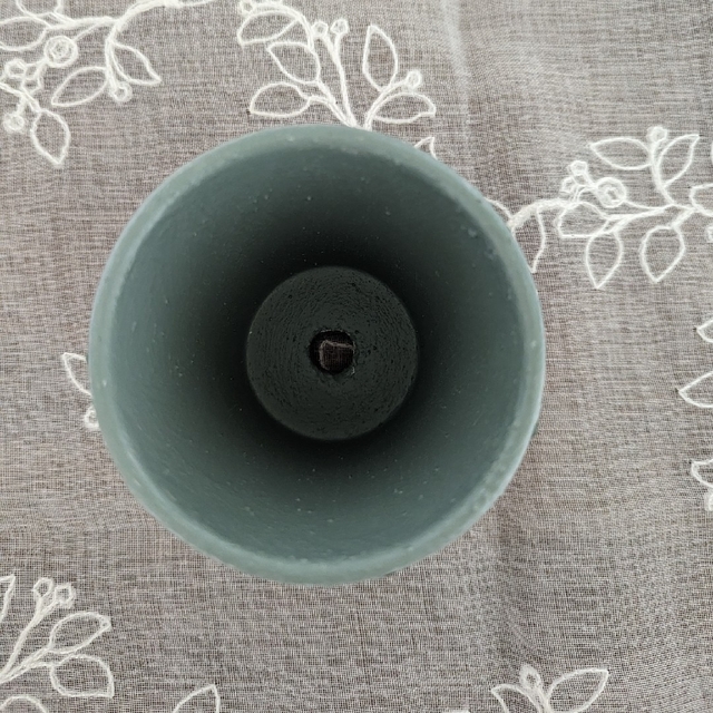 ワンちゃんとサクランボのクリーム鉢ブルー2.5号 ハンドメイドのフラワー/ガーデン(プランター)の商品写真