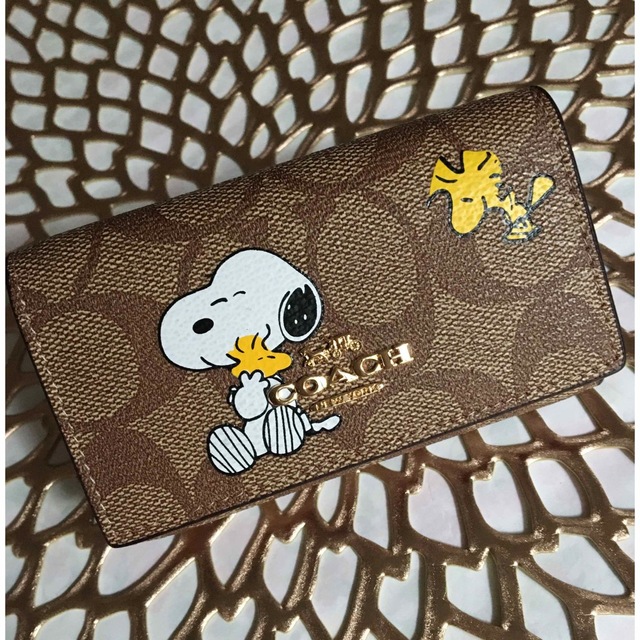 coach スヌーピー　キーケース　新品　プレゼント　レディース