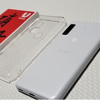 アローズ(arrows)のarrows We ホワイト 64 GB au SIMフリー(スマートフォン本体)