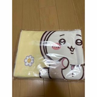 ちいかわ　ハッピーバック　バスタオル(キャラクターグッズ)