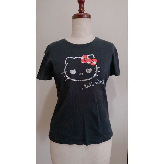 サンリオ(サンリオ)のHello KittyTシャツ【L】ハローキティvivitixstyle レディースのトップス(Tシャツ(半袖/袖なし))の商品写真