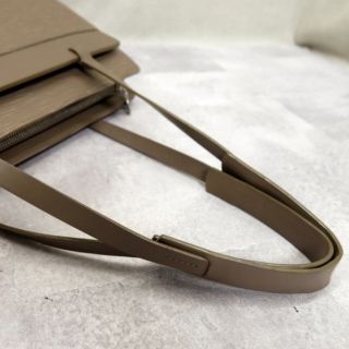 LOUIS VUITTON - 【美品】LOUIS VUITTON エピ クロワゼットグレイン