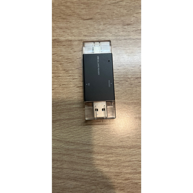 SDカードリーダー スマホ/家電/カメラのPC/タブレット(PC周辺機器)の商品写真