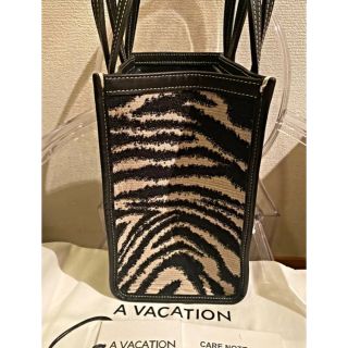 A VACATION - A VACATION CARAMEL トートバッグ ゼブラ柄の通販 by