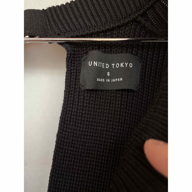 UNITED TOKYO(ユナイテッドトウキョウ)のUNITEDTOKYO  ユナイテッドトウキョウ　アシンメトリーベスト　ネイビー レディースのトップス(ベスト/ジレ)の商品写真