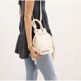 アリシアスタン(ALEXIA STAM)のSide Fringe Draw String Bag 新品未使用 完売商品(ショルダーバッグ)