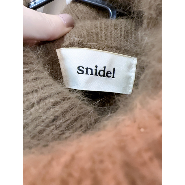 SNIDEL(スナイデル)の【美品】SNIDEL ショルダーチュールニットワンピース レディースのワンピース(ミニワンピース)の商品写真