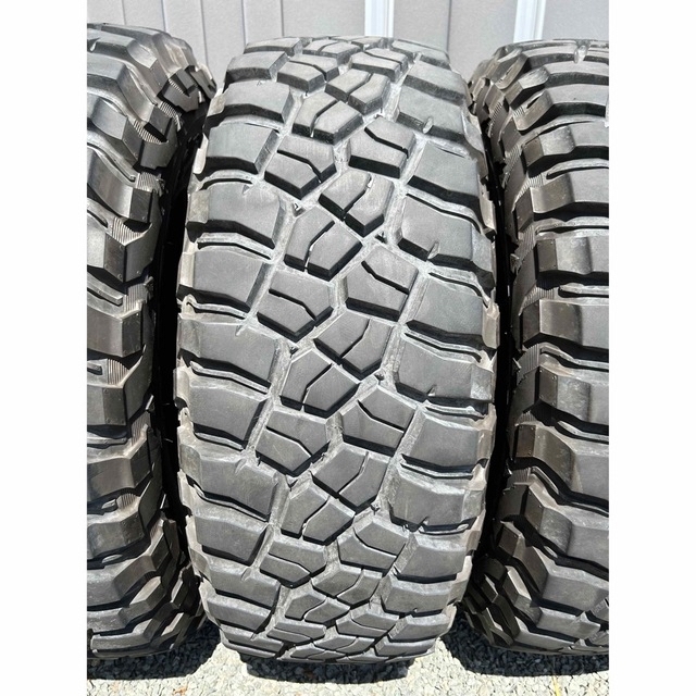 265/70R17 BF Goodrich Mud-Terrain KM3 4本 自動車/バイクの自動車(タイヤ)の商品写真