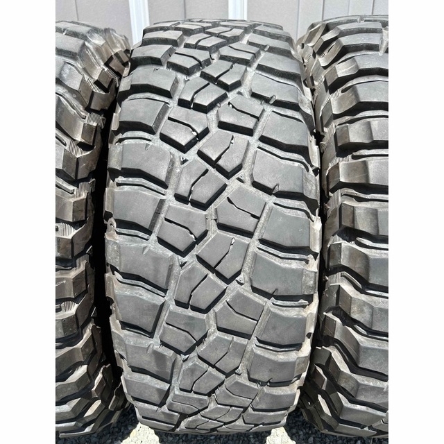 265/70R17 BF Goodrich Mud-Terrain KM3 4本 自動車/バイクの自動車(タイヤ)の商品写真