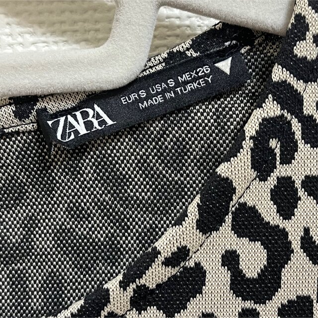 ZARA(ザラ)のZARA ザラ レオパード ワンピース スリット レディースのワンピース(ひざ丈ワンピース)の商品写真