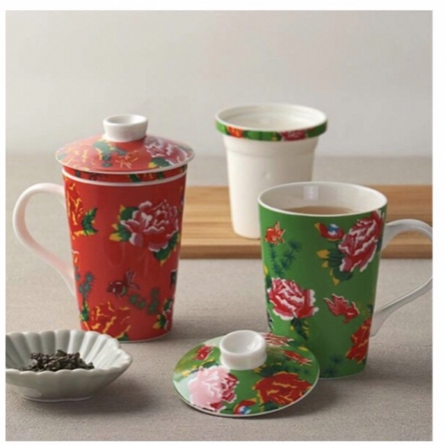 KALDI - 台湾フェア2023の台湾茶こし付きマグカップ2個と烏龍茶(四季春