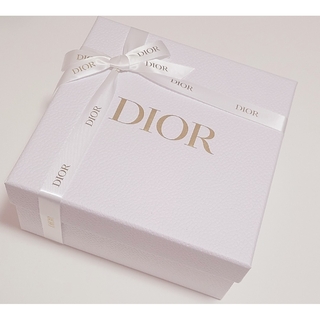ディオール(Dior)のDior　ギフトボックス　ホワイト(ラッピング/包装)