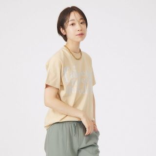 カリテ(qualite)の【ベージュ】フロントロゴTシャツ(カットソー(長袖/七分))