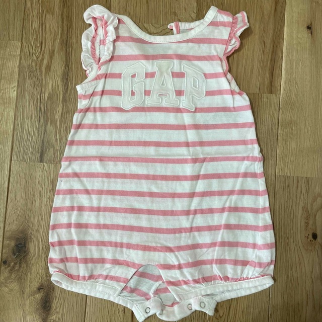 babyGAP(ベビーギャップ)のボーダーロンパース キッズ/ベビー/マタニティのベビー服(~85cm)(ロンパース)の商品写真