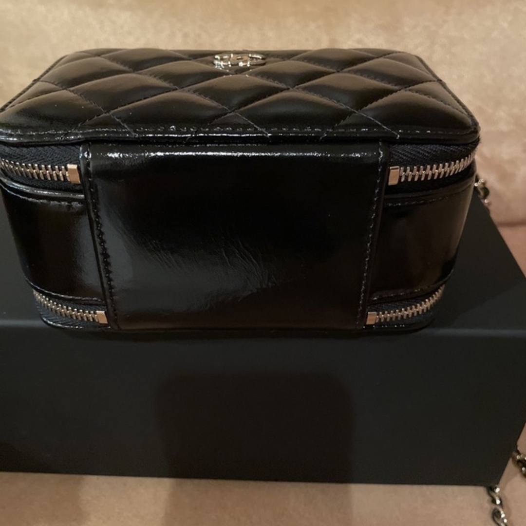 CHANEL(シャネル)の正規品　CHANELチェーンクラッチバッグ レディースのバッグ(ハンドバッグ)の商品写真