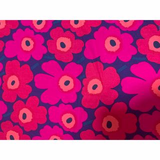 マリメッコ(marimekko)のマリメッコ　生地　ミニウニッコ   はぎれ(生地/糸)