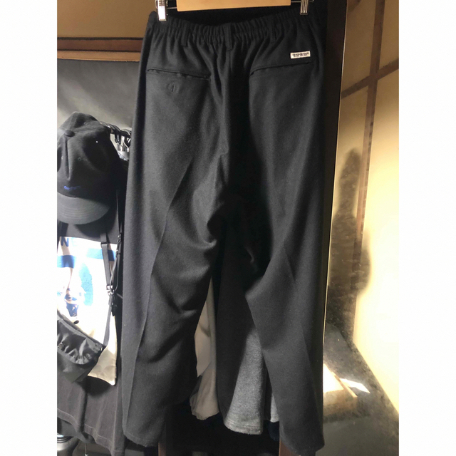 COOTIE(クーティー)のCOOTIE Wool Serge 2 Tuck Easy Pants メンズのパンツ(スラックス)の商品写真