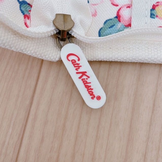 Cath Kidston(キャスキッドソン)のかわいい♥︎1点限り　早い者勝ち！キャスキッドソン　母子手帳ケース　通帳ケース キッズ/ベビー/マタニティのマタニティ(母子手帳ケース)の商品写真