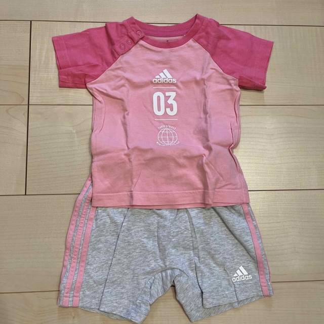 adidas(アディダス)のadidas ベビー上下セット キッズ/ベビー/マタニティのベビー服(~85cm)(Ｔシャツ)の商品写真