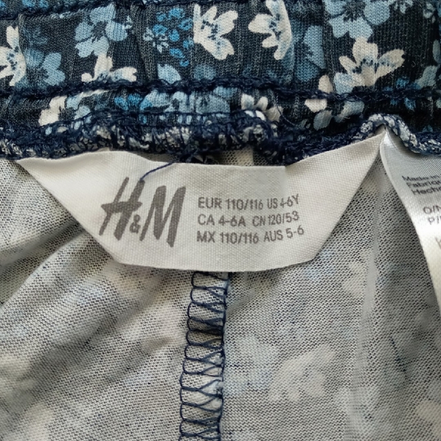 H&M(エイチアンドエム)のH＆M　ショートパンツ　110 キッズ/ベビー/マタニティのキッズ服女の子用(90cm~)(パンツ/スパッツ)の商品写真