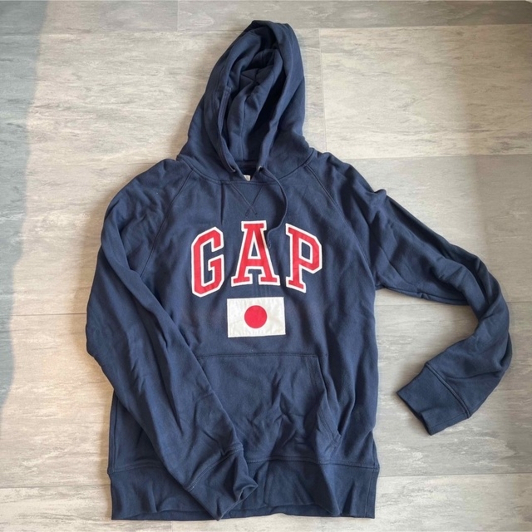 GAP(ギャップ)のGAP パーカー　フーディー　フード付き　日本国旗 レディースのトップス(パーカー)の商品写真