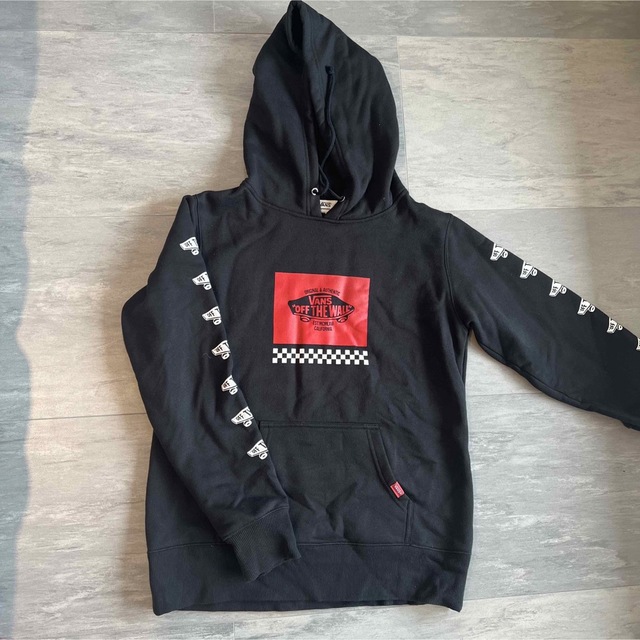 VANS(ヴァンズ)のVANS パーカー フーディ トレーナー 黒 裏起毛 レディースのトップス(パーカー)の商品写真
